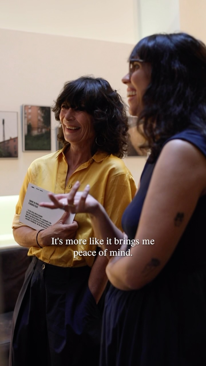Acompañada por Celia Montoya, curadora de la galería, Sofía Guardiola nos abre las puertas de su universo creativo para 