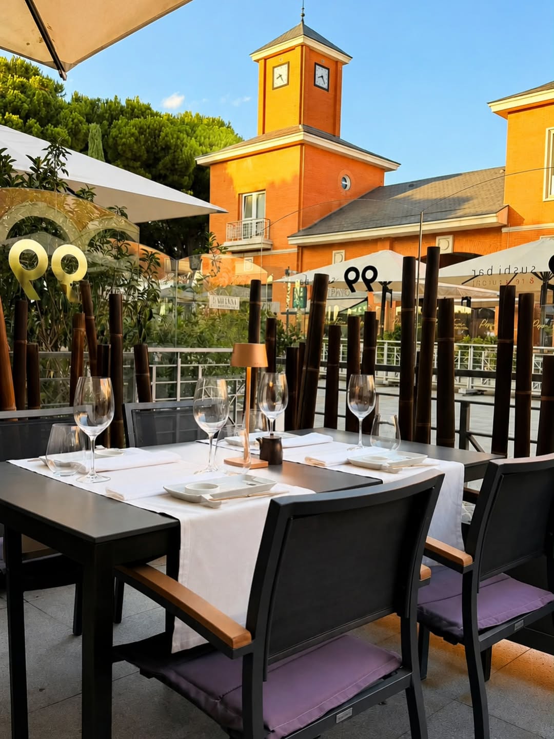 La mejor época para disfrutar de nuestra terraza está a punto de comenzar ☀️🍣🥢 Sobremesas que se alargan, noches al aire