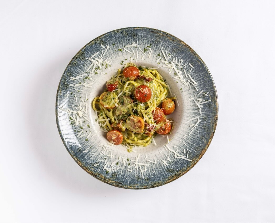 Spaghetti al pesto di pistacchio 💚
Pesto di pistacchio, pomodorini secchi e pomodorini cherry, con una generosa spolver