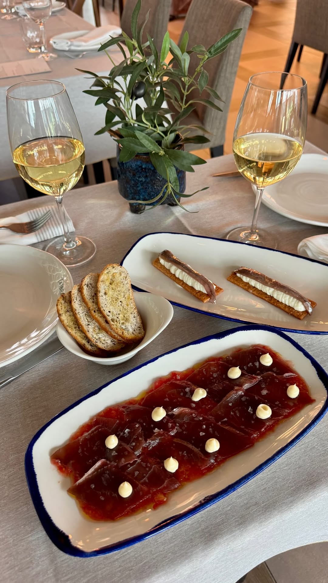 Producto, sabor y mucho que descubrir.

Una selección de platos de A brasa para abrir el apetito. 🥂

#Abrasa #madrid #re