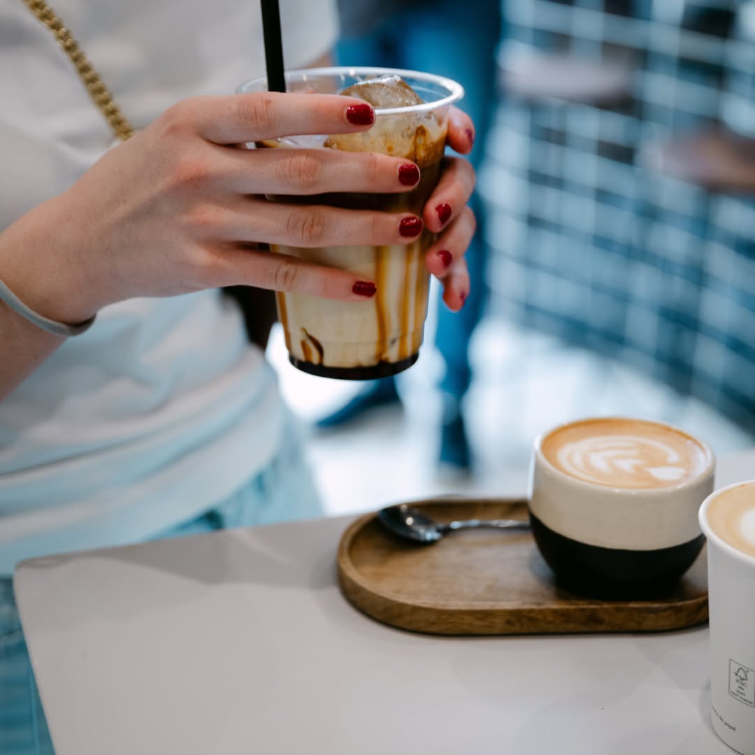 Refresca el día.
🧊☕️