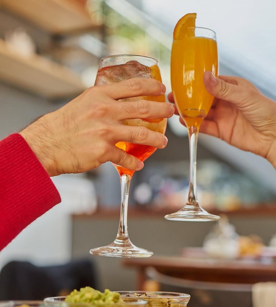 🥂ABRIMOS🥂 para celebrar con tus personas favoritas de la manera que más nos gusta: como en casa🤍

MESÓN DE PAREDES
Marte