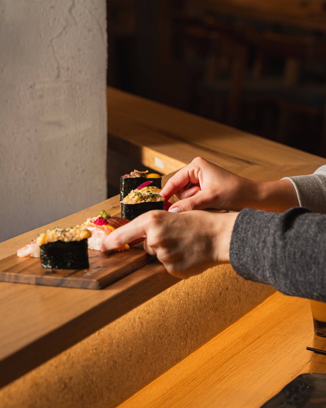 Un viaje nikkei, guiado desde la barra.
Hecho para ti.