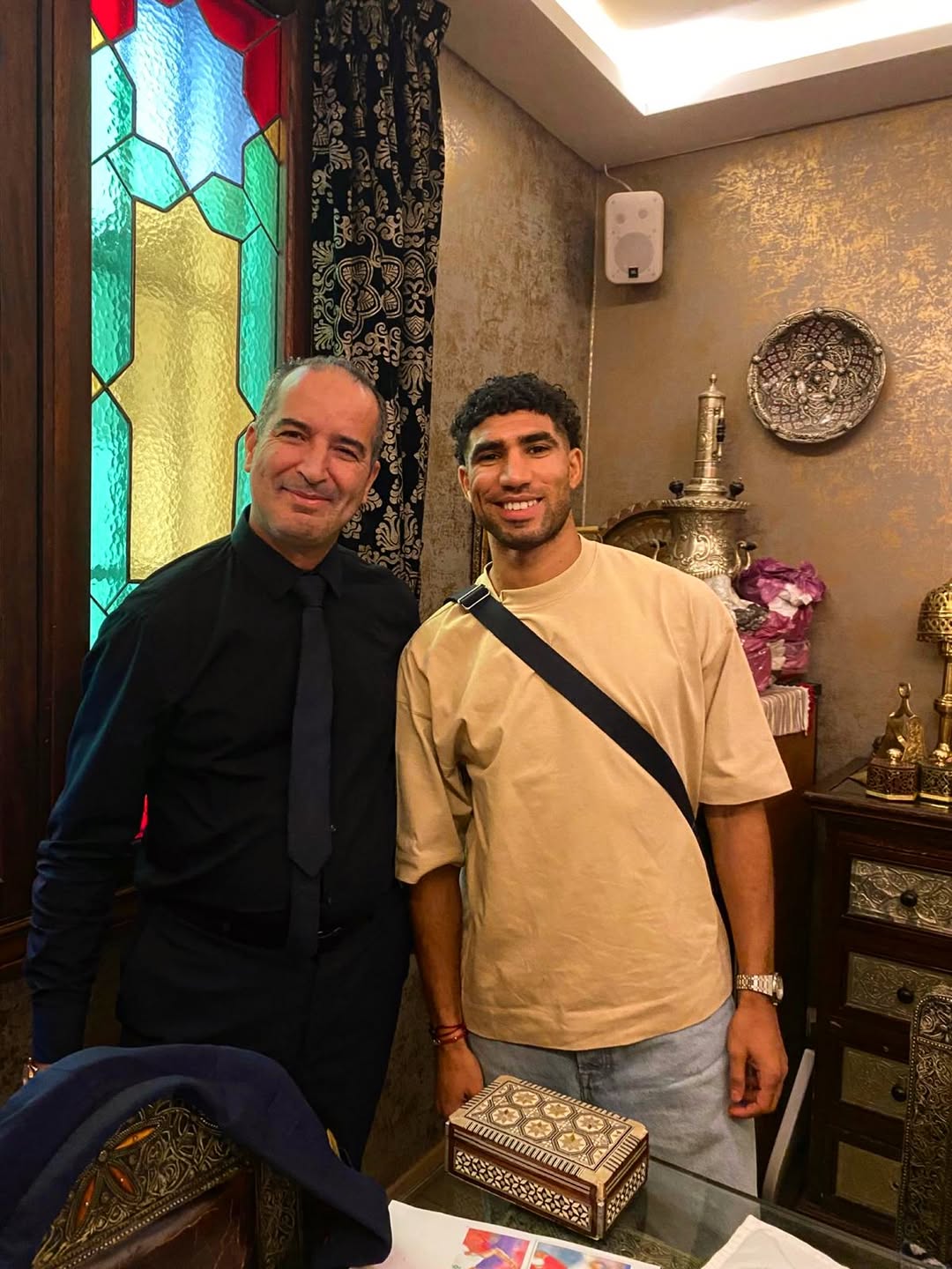 Gracias por su visita @achrafhakimi. Te esperamos de nuevo pronto en nuestro oasis. Buen viaje de vuelta a Paris.

#achr