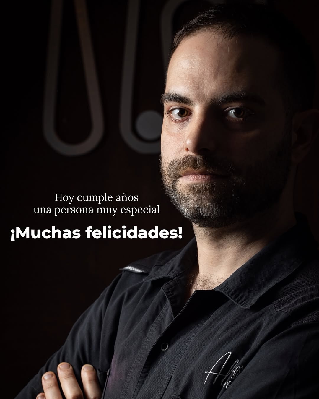 Hoy cumple años una persona muy especial

🎂❤️ ¡Muchas felicidades Alvarito!

Gracias por compartir tu arte 👨🏻‍🍳