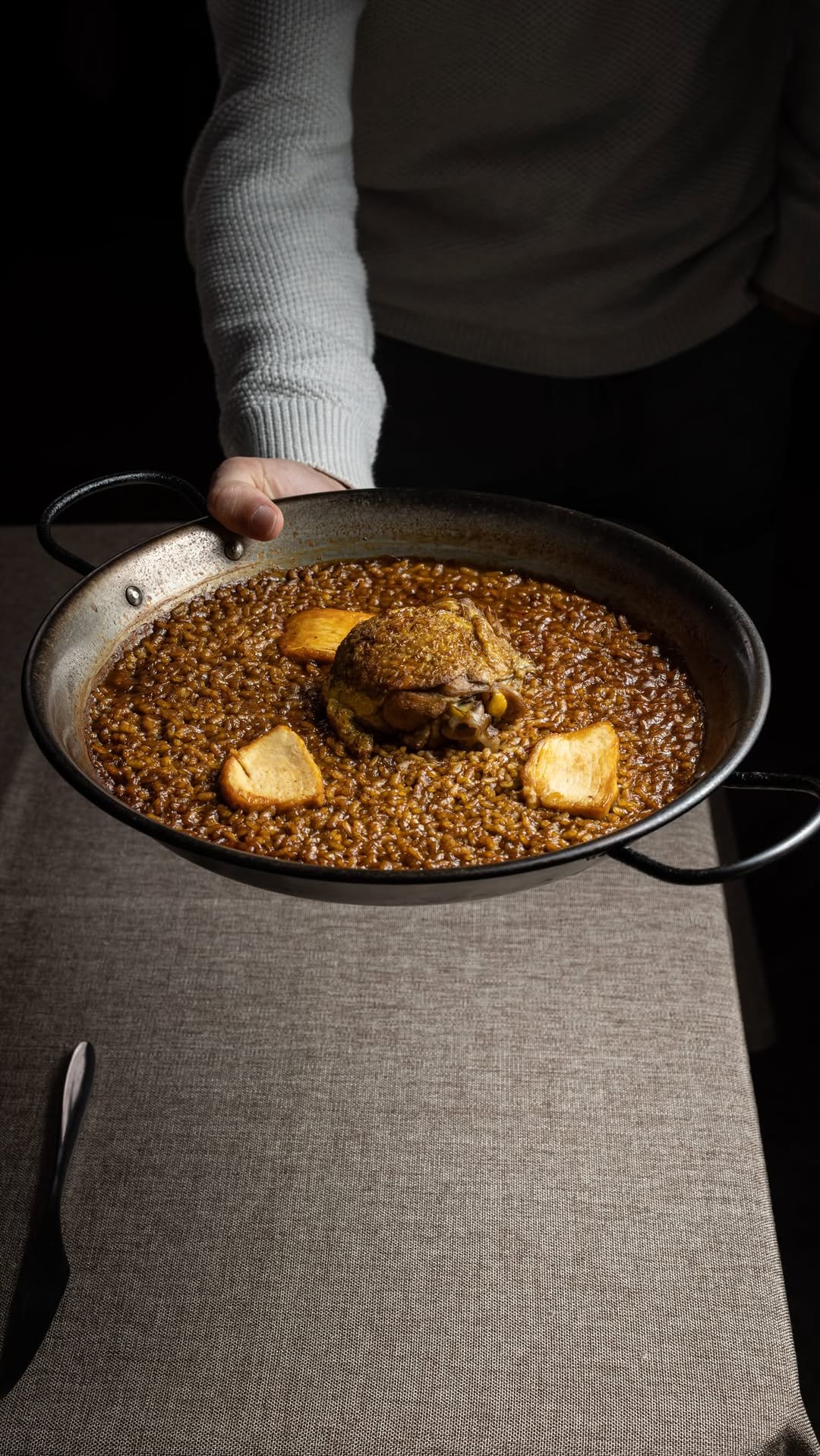 🥘 Hay domingos que piden un buen arroz

Por eso, cada domingo preparamos en Albor un arroz especial del día. Una receta 
