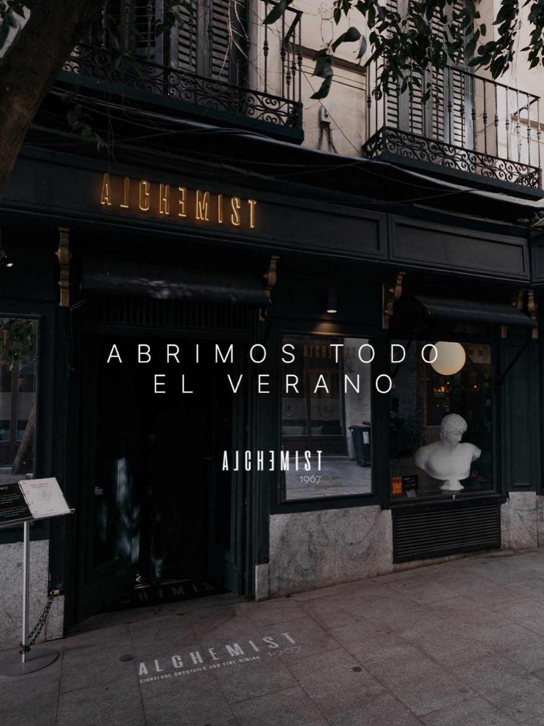 Cócteles todo el verano🍹

Todos los días desde las 19:00 en calle de La Veneras, 1.

#Alchemist1967 #DryMartini #Mixolog