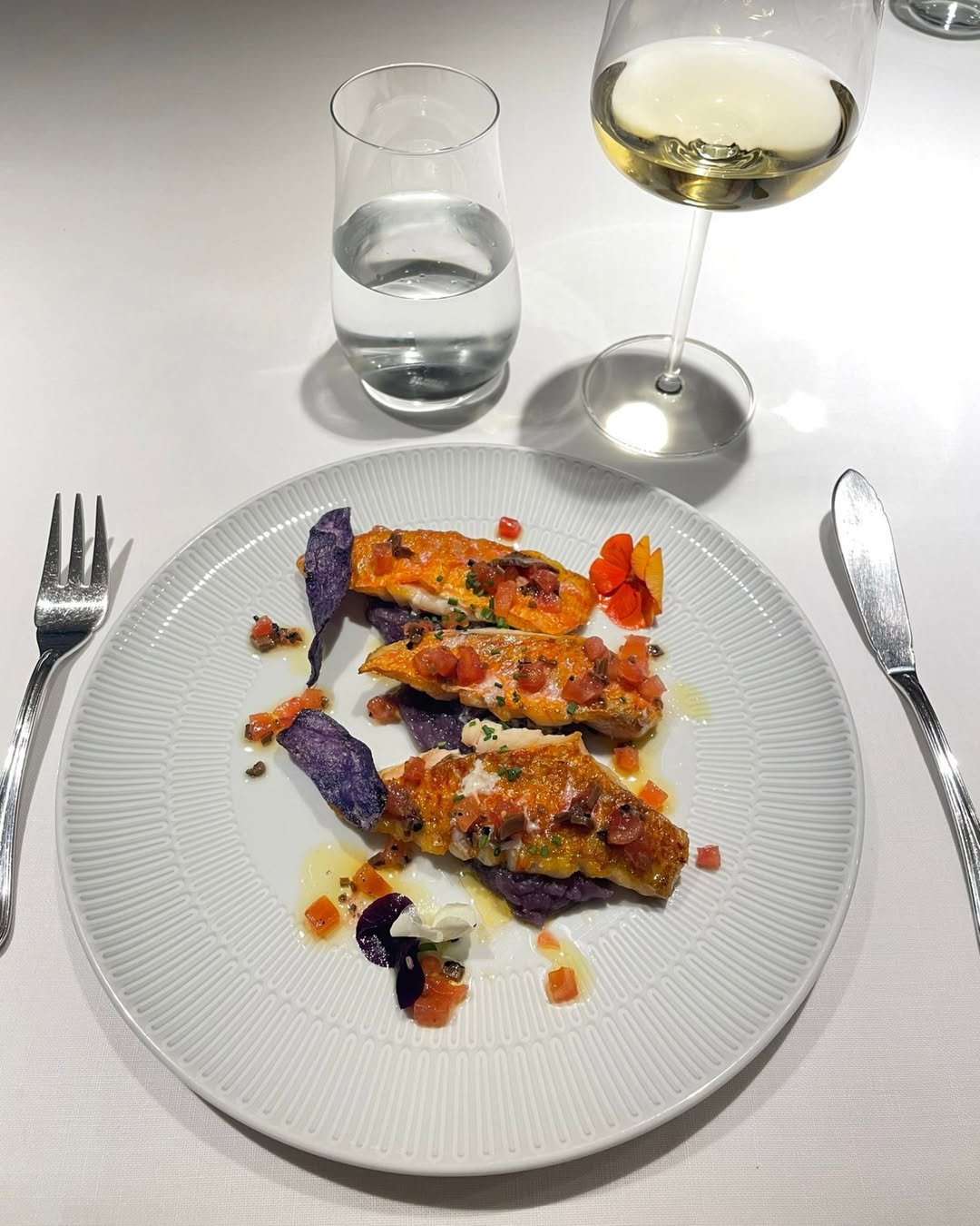Cada ingrediente es cuidadosamente seleccionado para garantizar frescura y calidad.

Reserve su mesa en Alcotán — 914 35