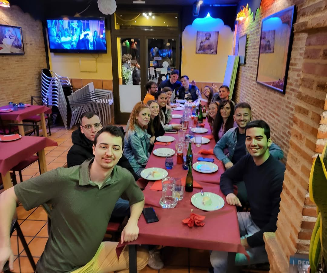 ¡Celebra con nosotros cumpleaños, cenas de empresa o cualquier otro evento que quieras!
Info y reservas:643661480