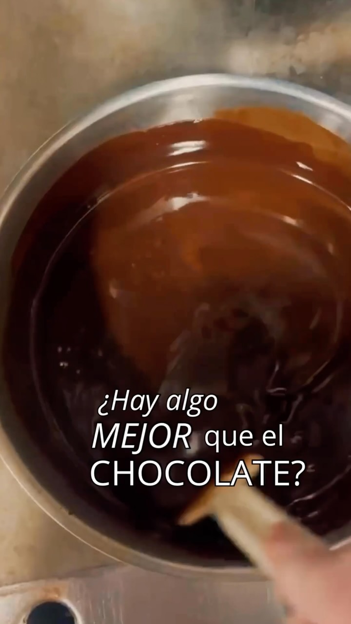 Aquí somos muy de chocolate. 
Nuestra tarta cremosa de chocolate 80% Guanaja. 

#restaurantesmadrid #antoñitarestaurante