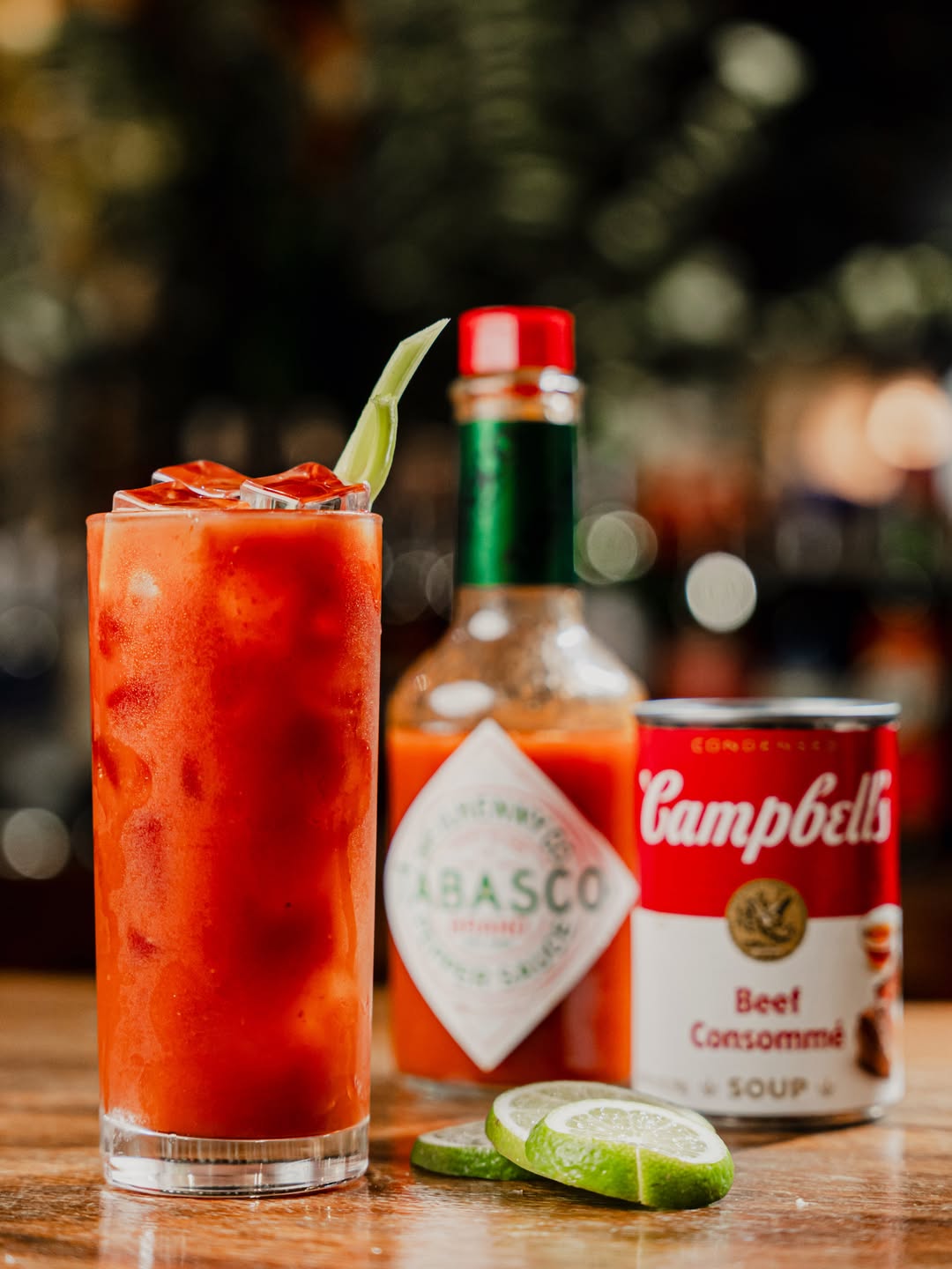Hay cócteles que abren el apetito… y luego está el Bloody Mary. 🍅✨
Intenso, especiado y con ese carácter que lo hace pe