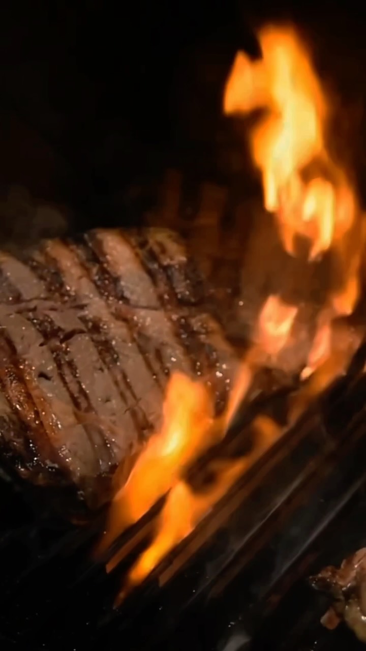 Después de unos días de pausa, Aranjuez Steak House vuelve a abrir sus puertas. ✨
Nuestras vacaciones han llegado a su