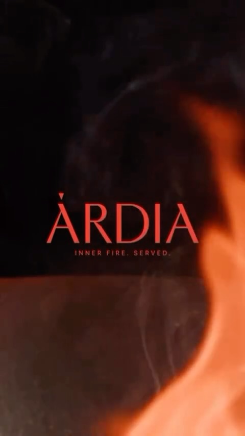 Madrid, we’re back. 🔥
Después de las vacaciones, el fuego vuelve a encenderse en ÁRDIA. Tres espacios, una misma esenci