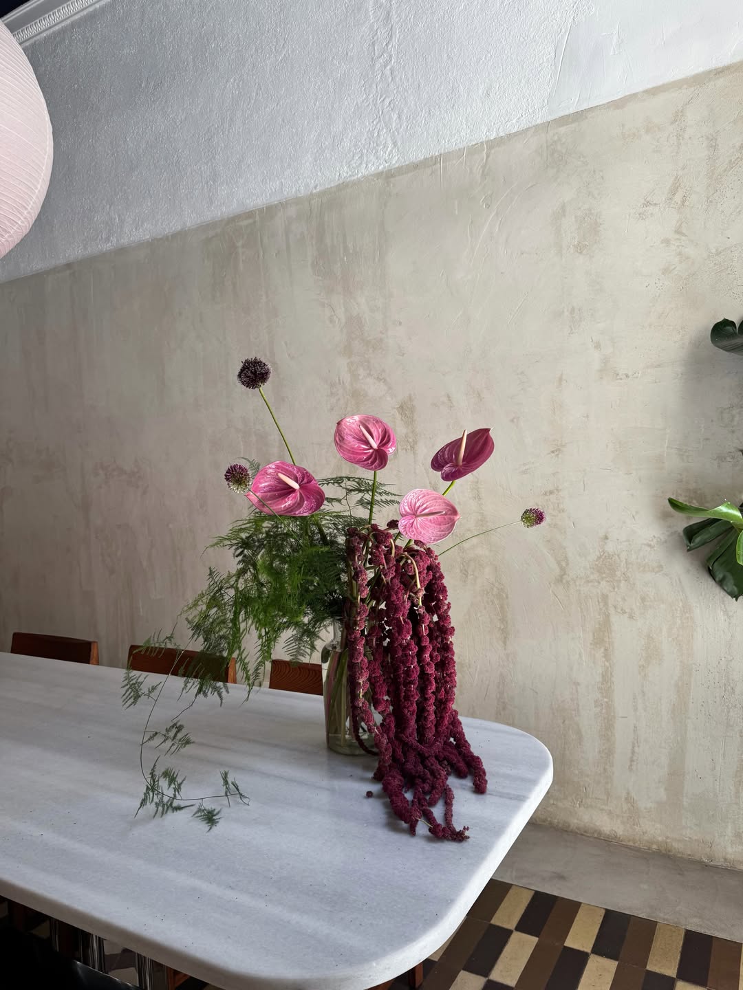 La belleza también se sirve en la mesa.🌸
Gracias a @follagh.studio por llenar nuestro espacio de naturaleza.