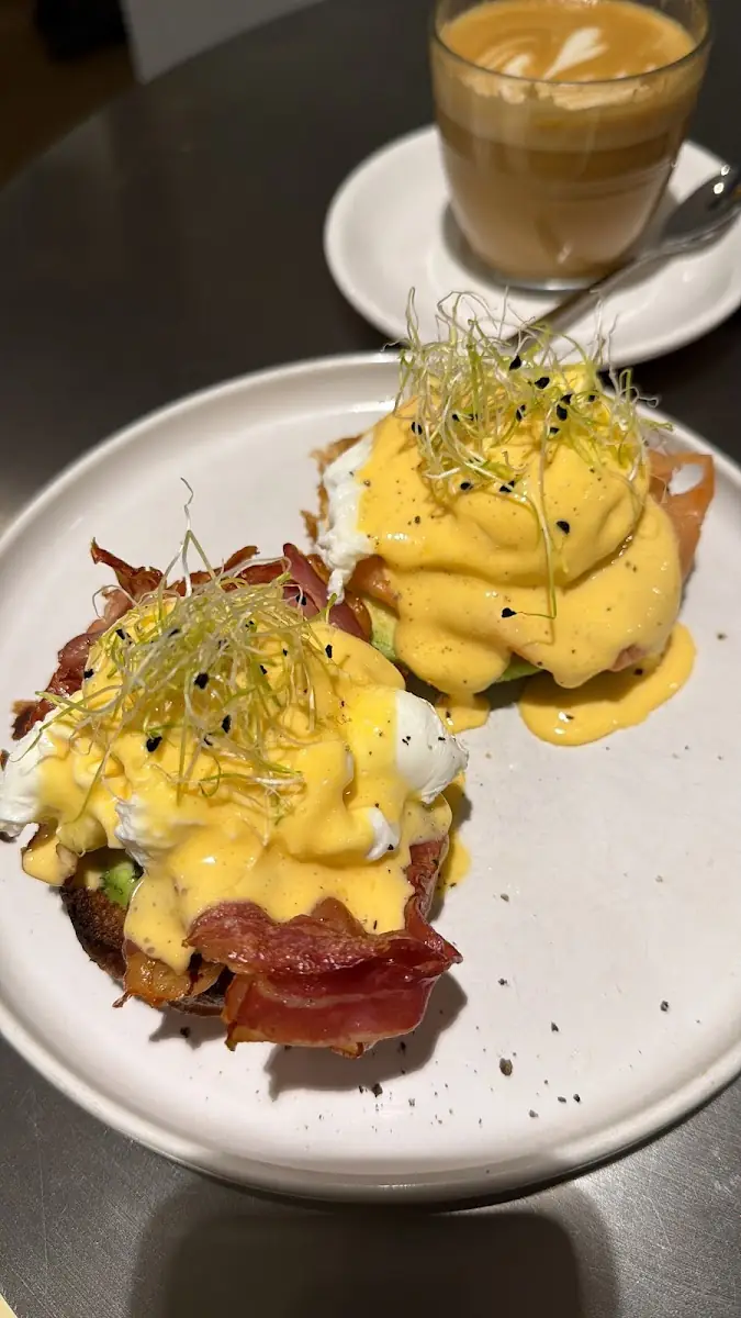 Eggs benedict at BACAN
