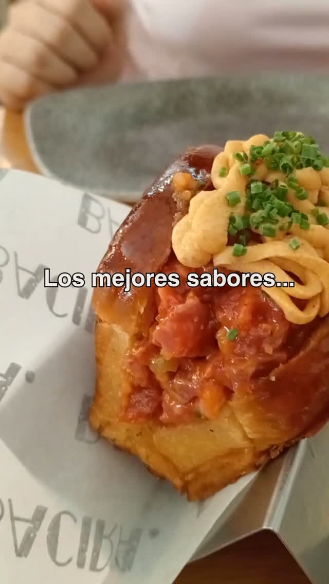 Las mejores combinaciones no siempre son las más evidentes. En Bacira unimos culturas, técnicas e ingredientes con un ún