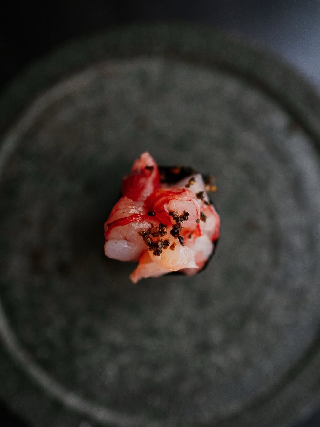 Gunkan de carabinero.

Con nama shichimi para darnos un toque cítrico al bocado.

#Bakko #MichelinGuide #GuíaMichelin