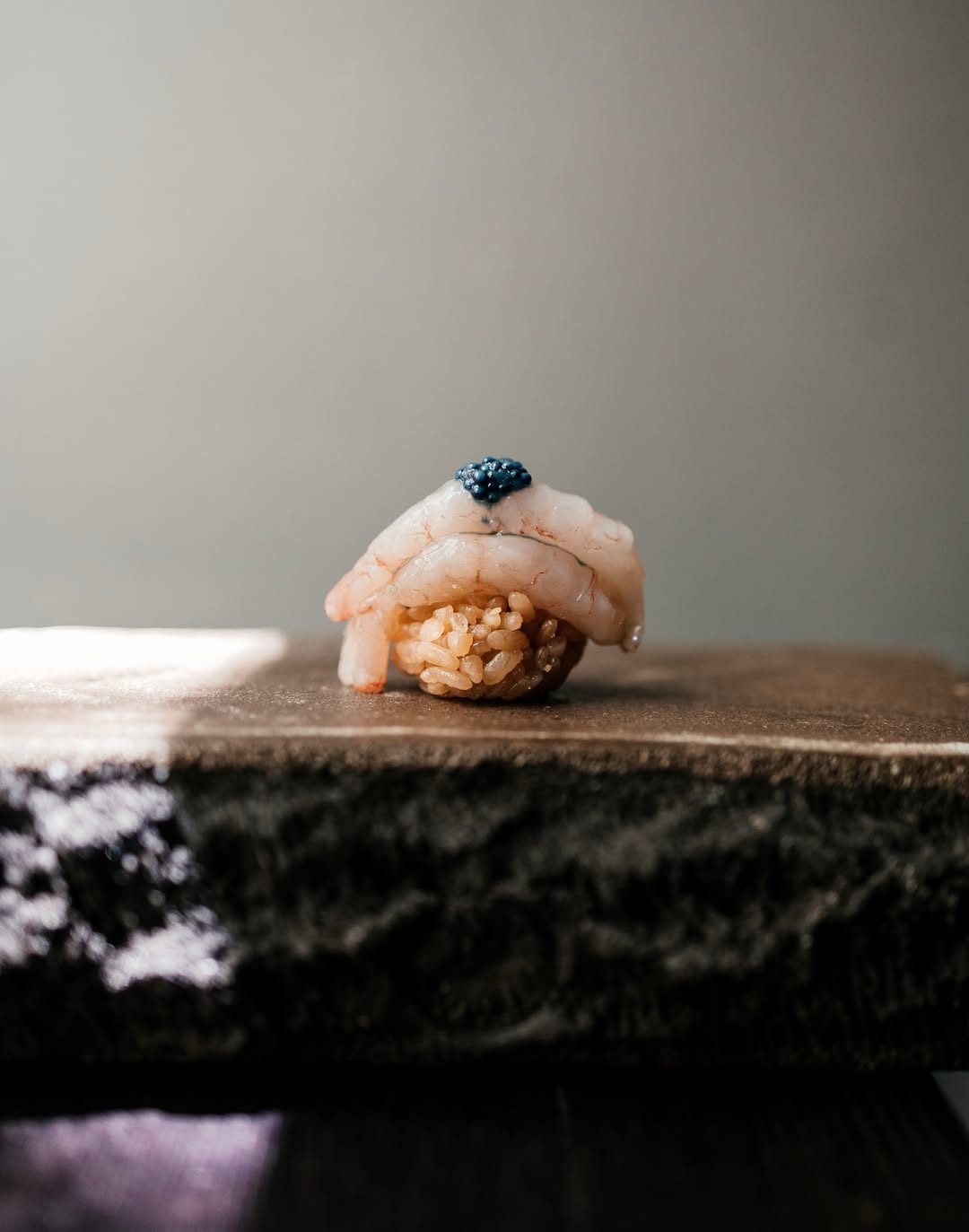 Ama Ebi. Quisquilla dulce japonesa.

Con sus huevas.

#Bakko #MichelinGuide #GuíaMichelin