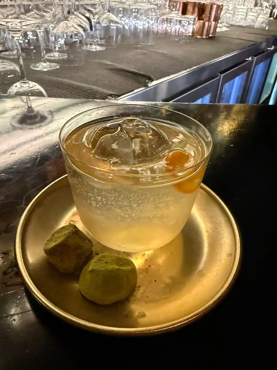 A cocktail served over ice at Bar Nicolás
