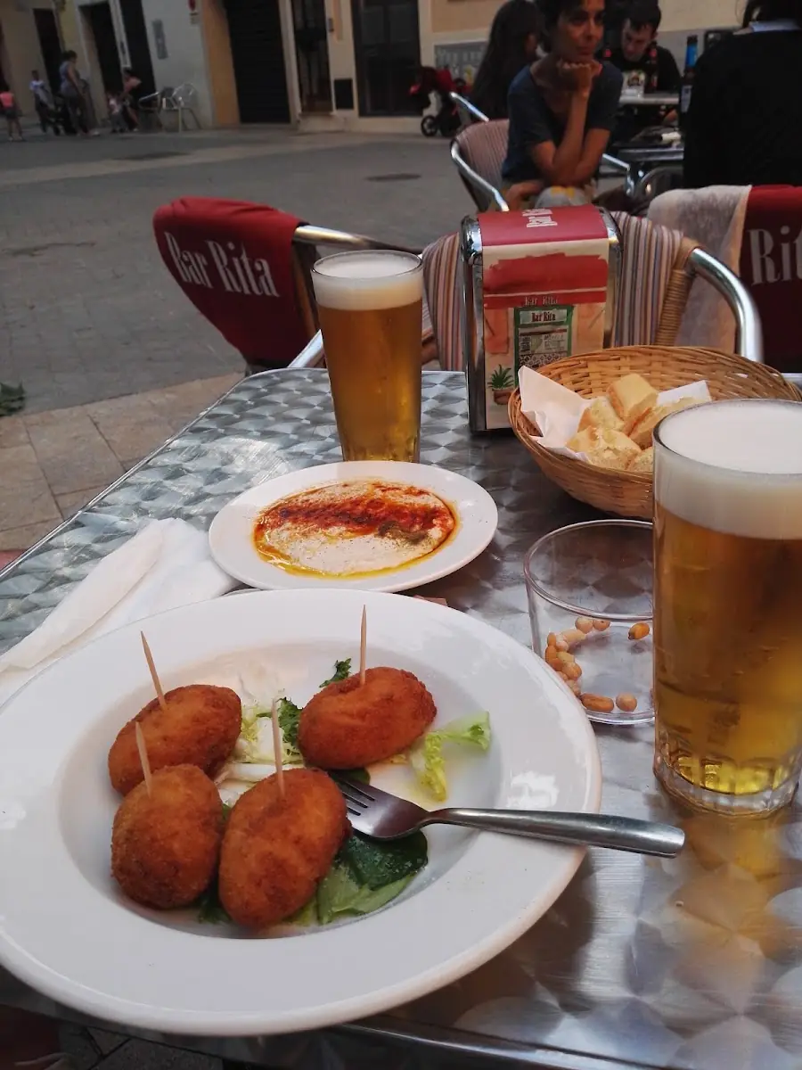 Croquetas and a beer at Bar Rita