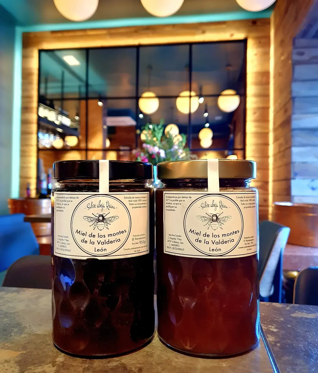 En la provincia de León se produce mucha y variada miel. Y por supuesto la incorporamos a algunos de nuestros postres.