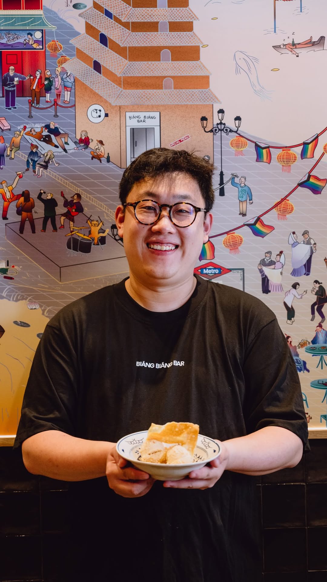 Tenemos nuevo postre, ¡y está buenísimo! Un riquísimo helado de caramelo salado con pimienta de Sichuan que hemos elabor