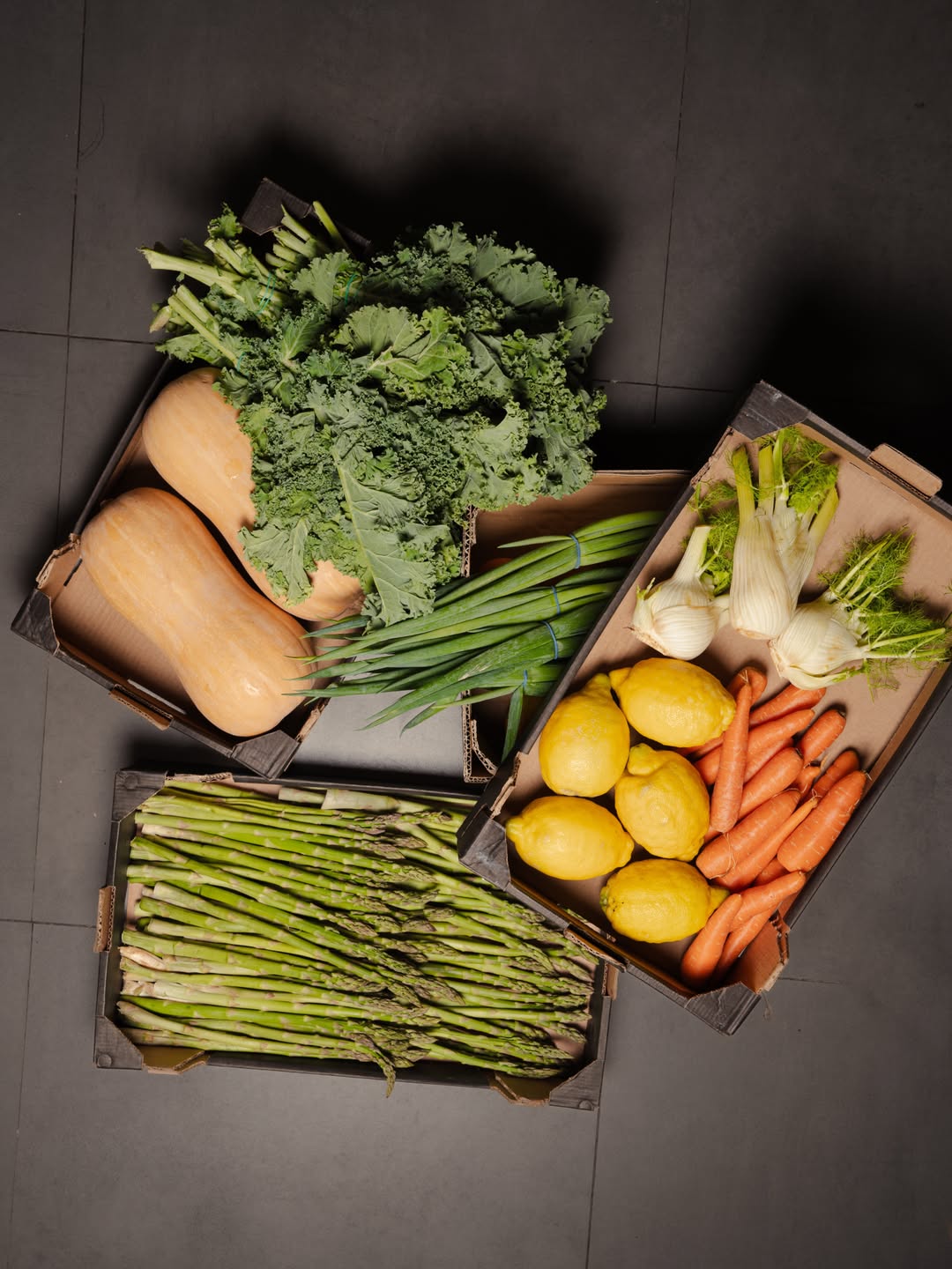 La cocina también se cuenta desde aquí.
Desde la verdura, la temporalidad y esa forma de mirar el producto con bastante 
