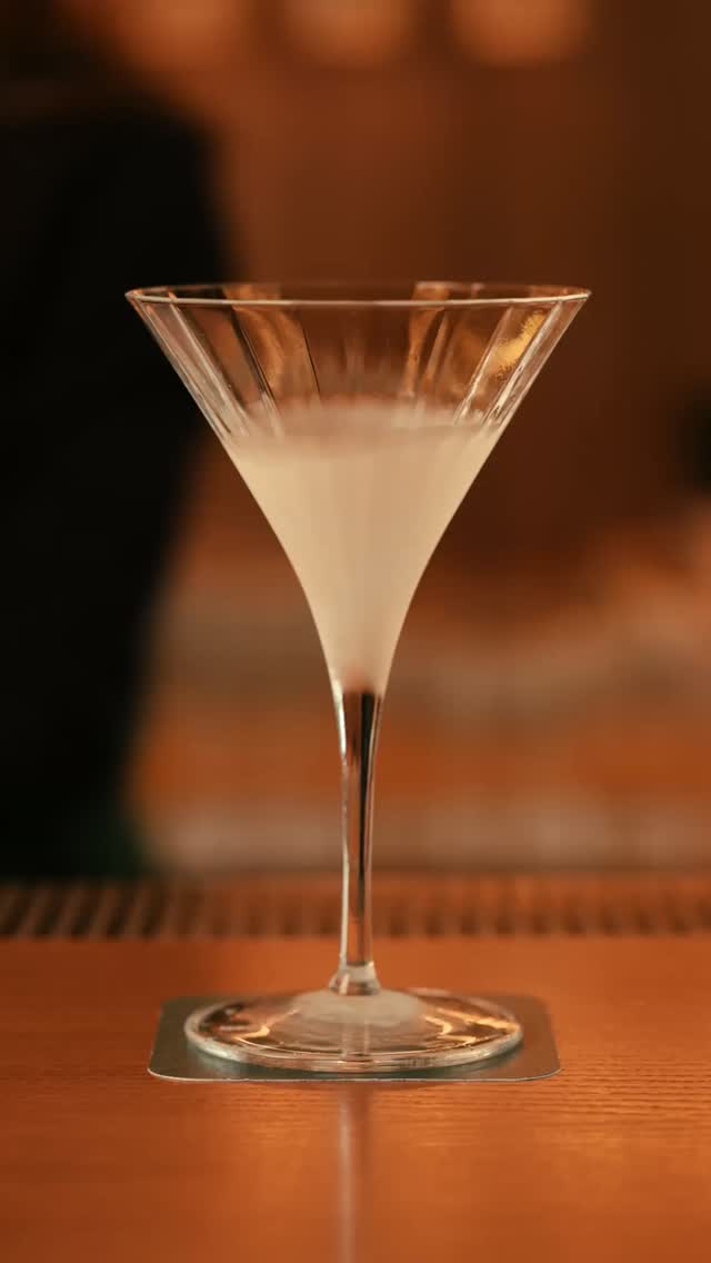 La rutina ya ha vuelto. El brindis también.
Daiquiri de Fresa, Tom Collins o Espresso Martini. Tres buenas razones para