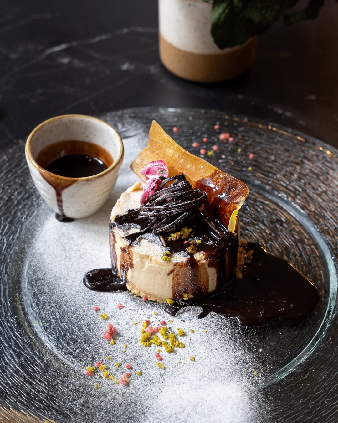 🍰 ¿Sabías que @bloved_restaurant y @bloved.veggiecorner comparten carta de postres?
🏙️ Un montón de opciones vegetaria