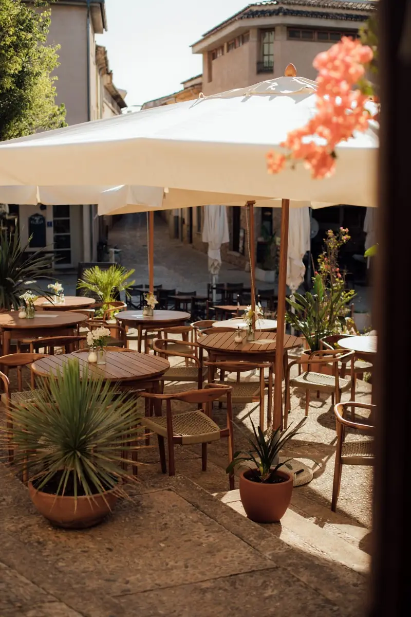 The terrace seating at Bo's in Pollença