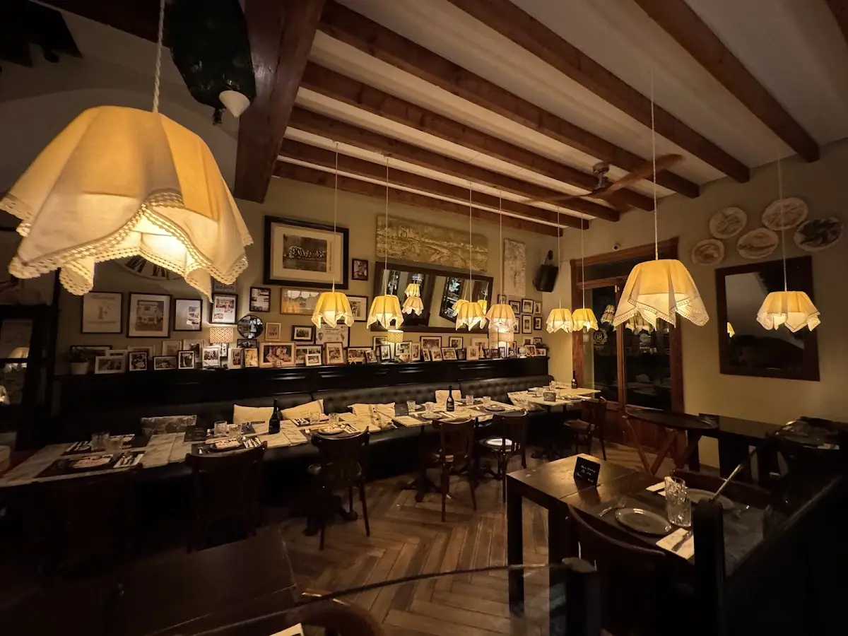 The dining room at Bodega Barahona