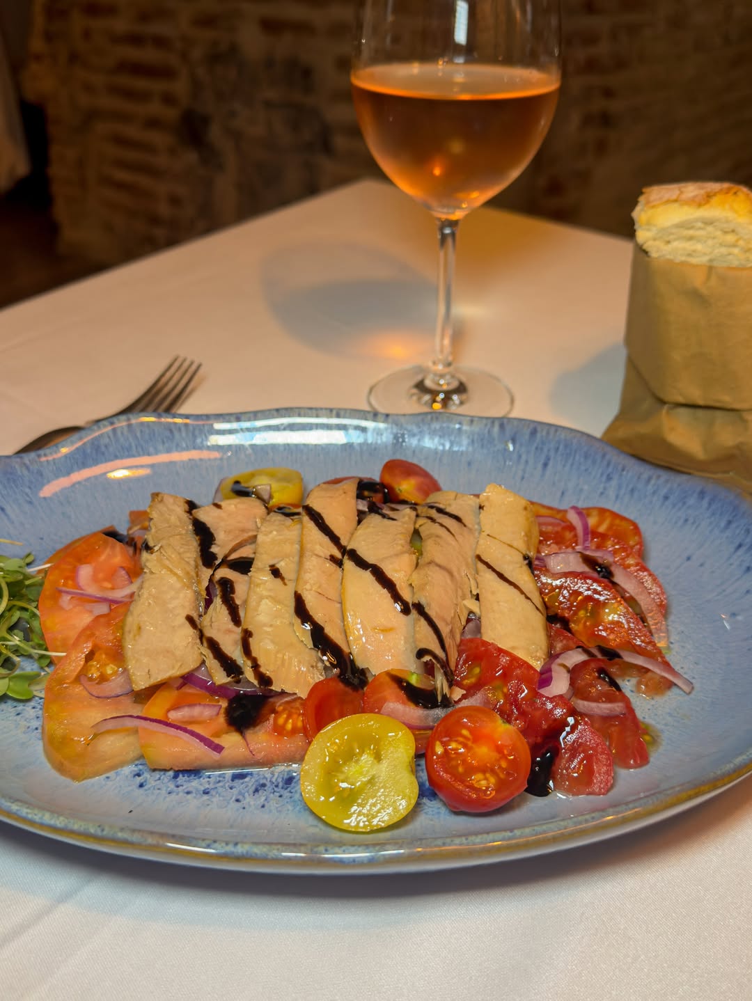 Para los verdaderos amantes del buen tomate. 🍅

Combinamos cuatro variedades seleccionadas en su punto perfecto de madur