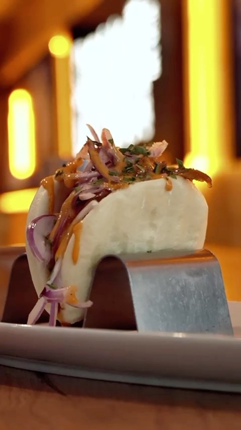 Septiembre llega con nueva tapa protagonista. 🌶️
Bao de alitas de pollo deshuesadas, cebolla encurtida y mayonesa de Sr