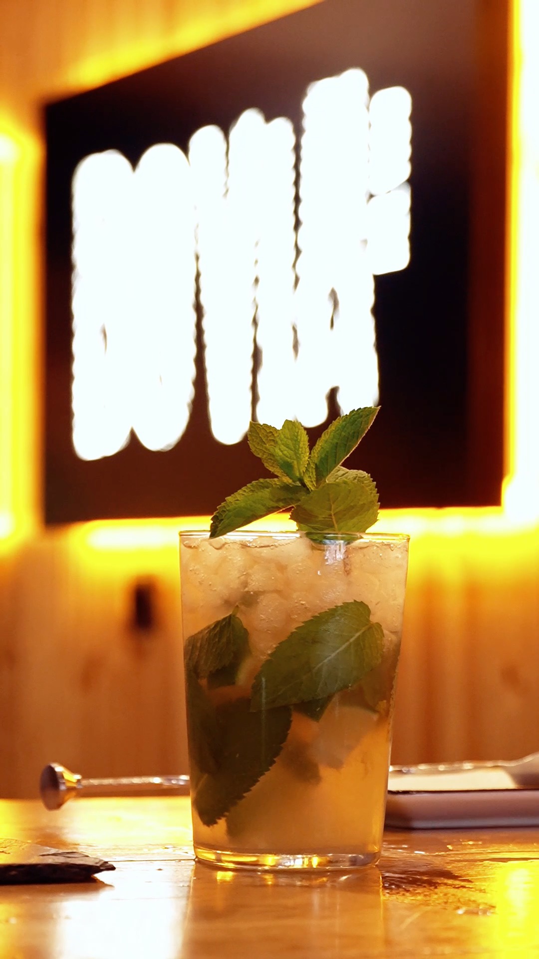 Un buen mojito siempre es una buena excusa para alargar la tarde, quedarse un rato más y brindar por lo que queda.
¿No