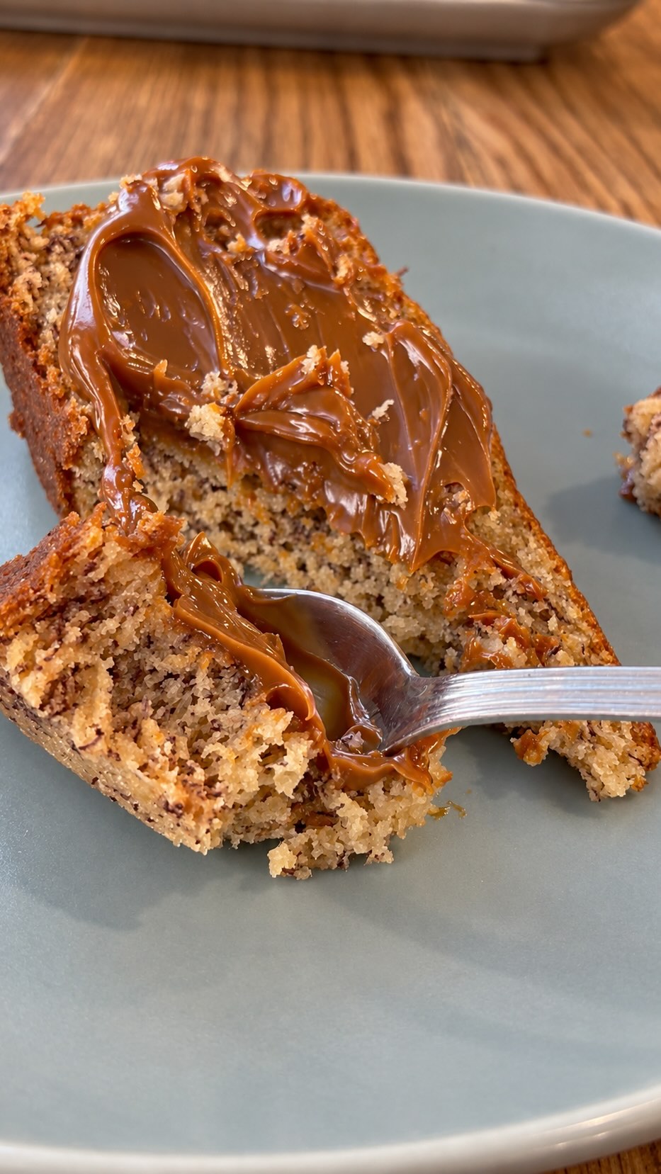 🍌 Hay parejas que simplemente funcionan.
Plátano y dulce de leche es una de ellas. No sabemos quién los presentó, pero