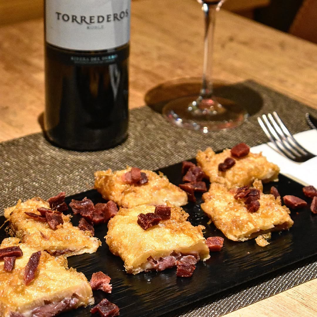Pencas rellenas de jamón y queso idiazábal!

No olvides que tenemos menús navideños para grupos, ven con tus amigos y fa