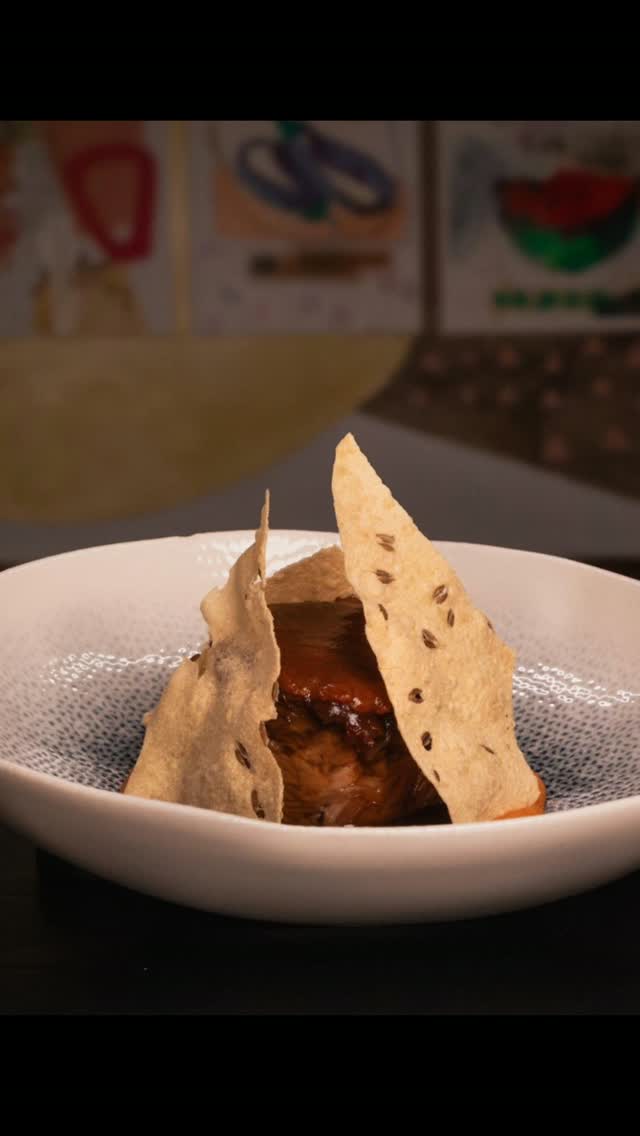 Xotet
Cordero, sobrasada mallorquina y boniato. 
Ingredientes que hablan de nuestra tierra y del valor del producto loca