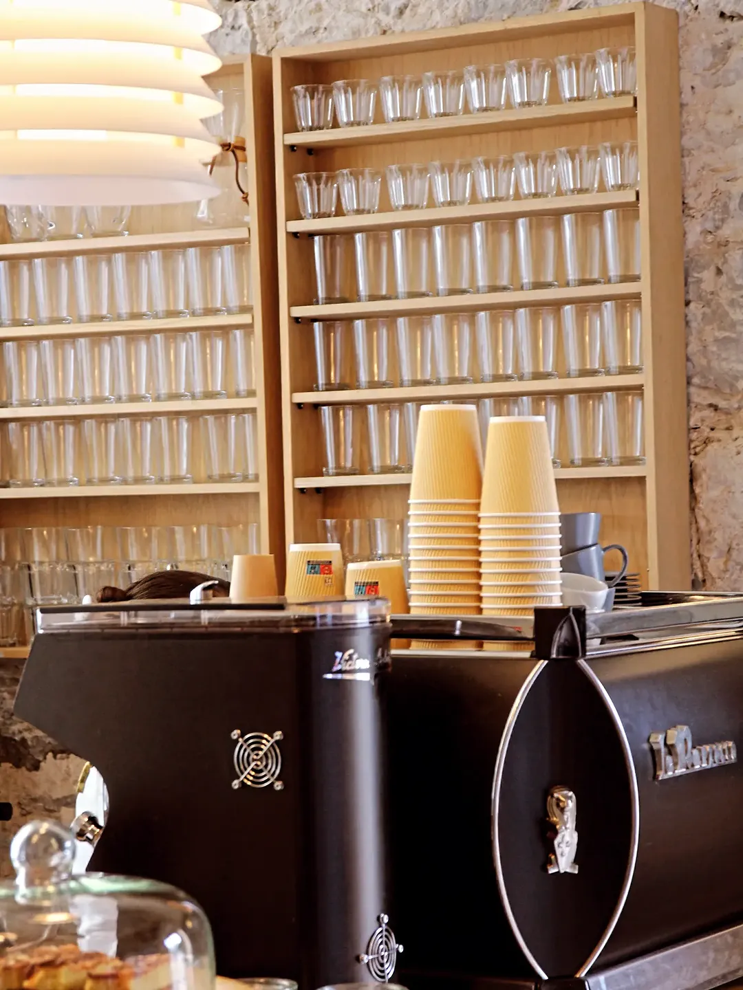 Café Angélica es una de las mejores opciones de Café de especialidad en Santander., con un ambiente íntimo, relajado y p