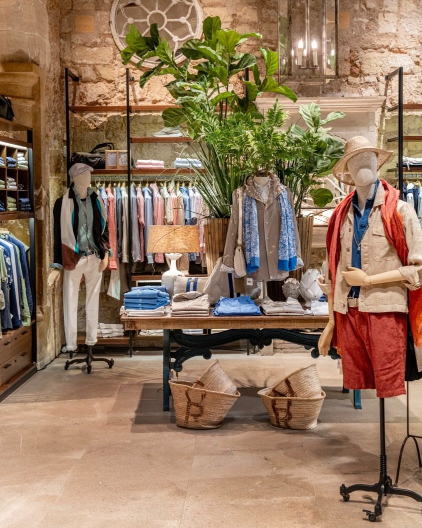 At our Fashion Department, you'll find a style we like to call relaxed elegance.

A carefully curated selection of piece