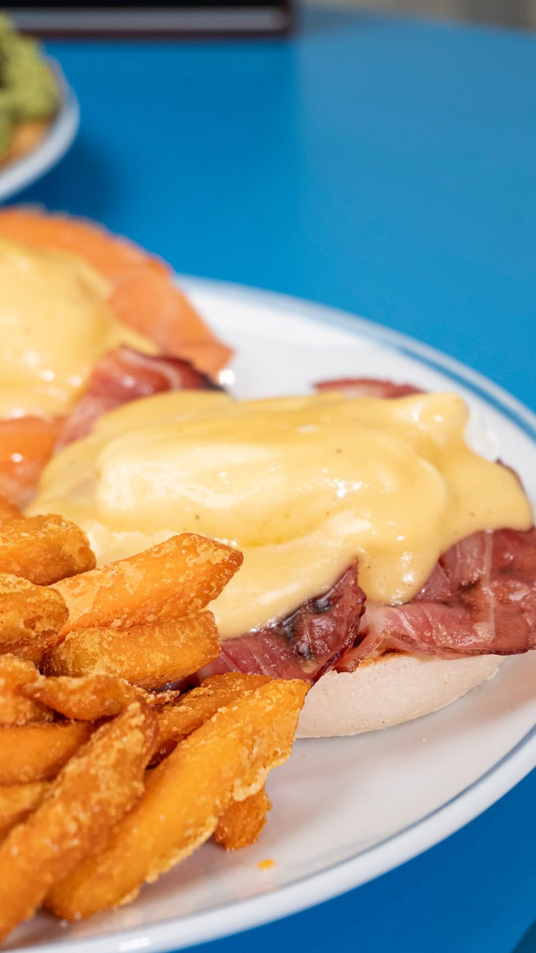 Le preguntamos a Lucía cuál había sido el plato más raro que le habían pedido: pancakes con huevos benedictinos👀
Así qu