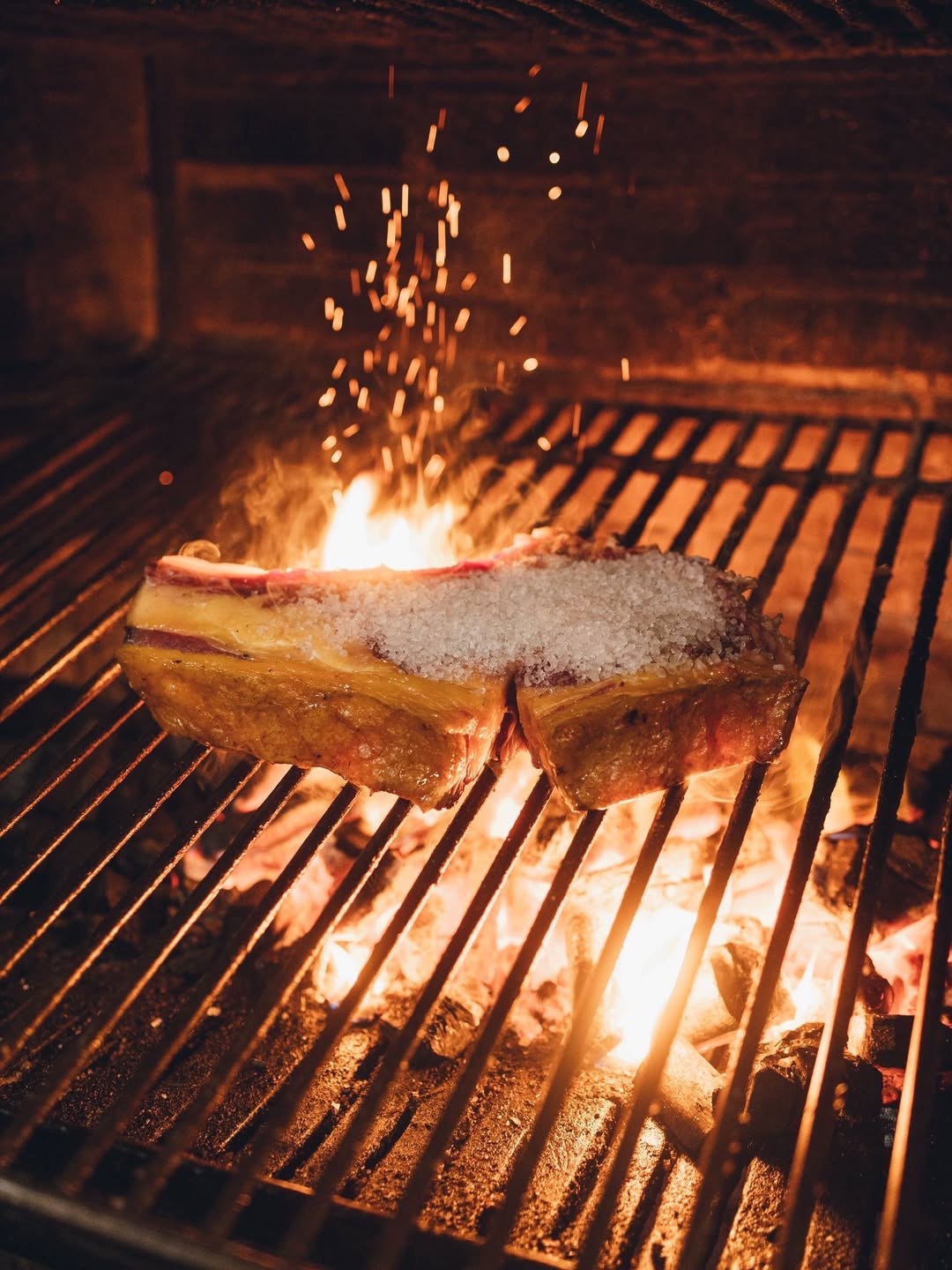 Arrancando la temporada donde más nos gusta.

Cerca del fuego.

📍Casa Julian de Tolosa - Cava Baja, 18.
📞 Reservas: 913 