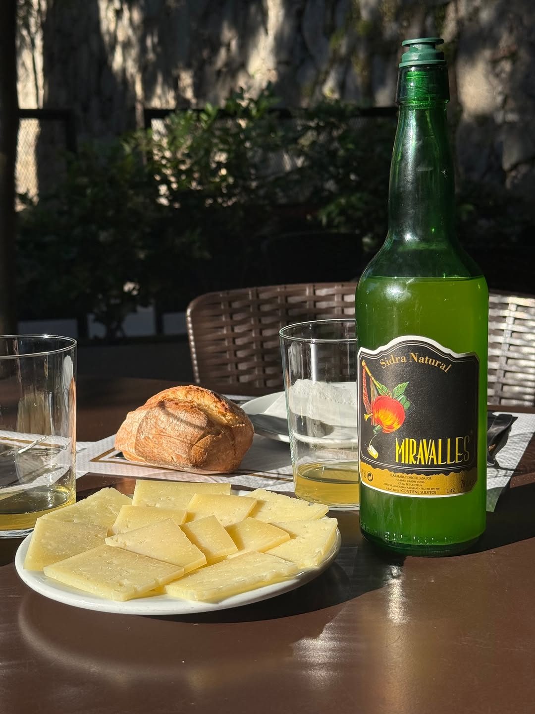 Las temperaturas se suavizan y apetece disfrutar de nuestra terraza 🏡
Es el momento perfecto para disfrutar de una buena