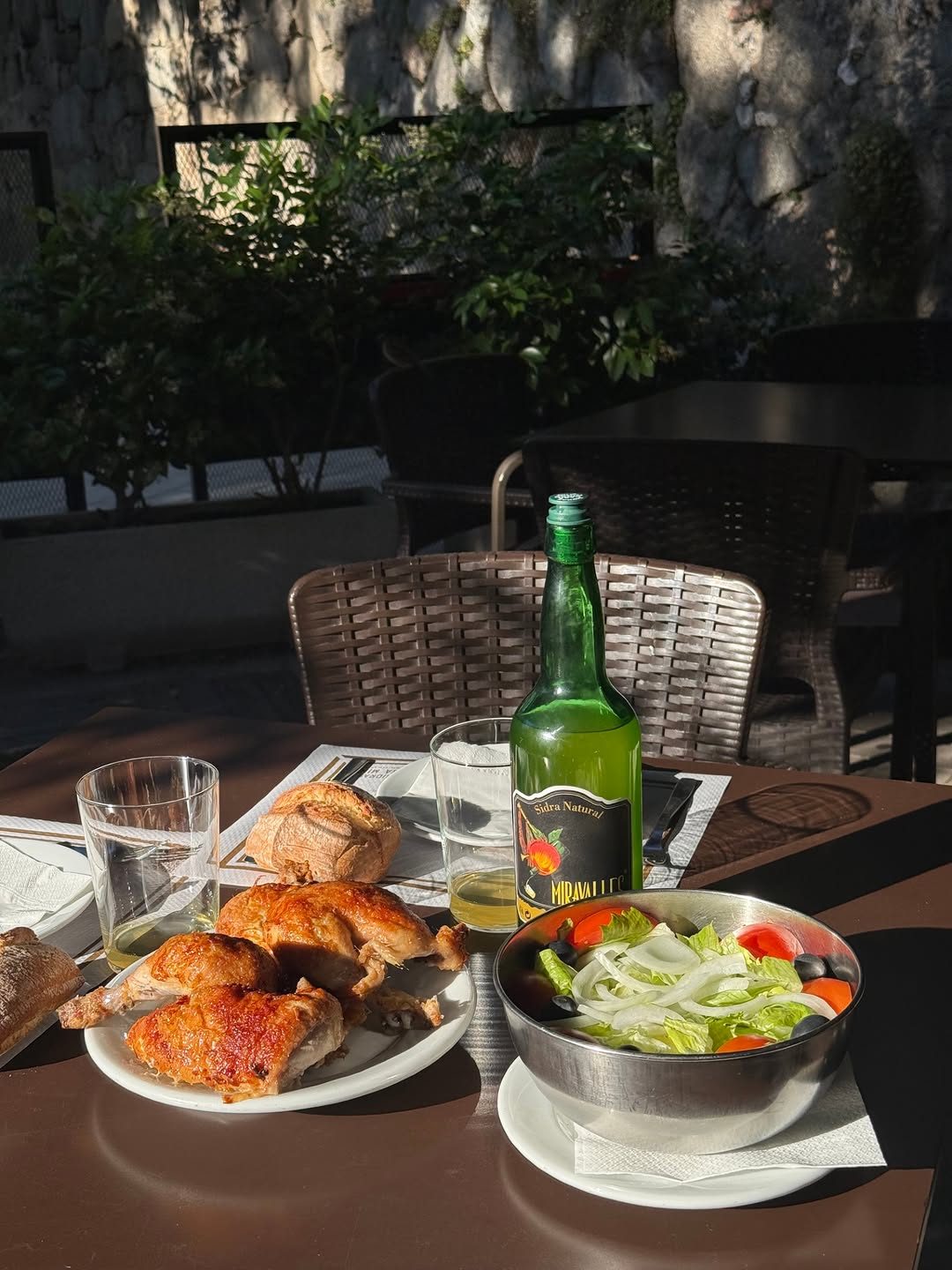 Llega el fin de semana y apetece disfrutar de nuestro Pollo Asado 🔥
Casa Mingo no es solo un restaurante; es como un via