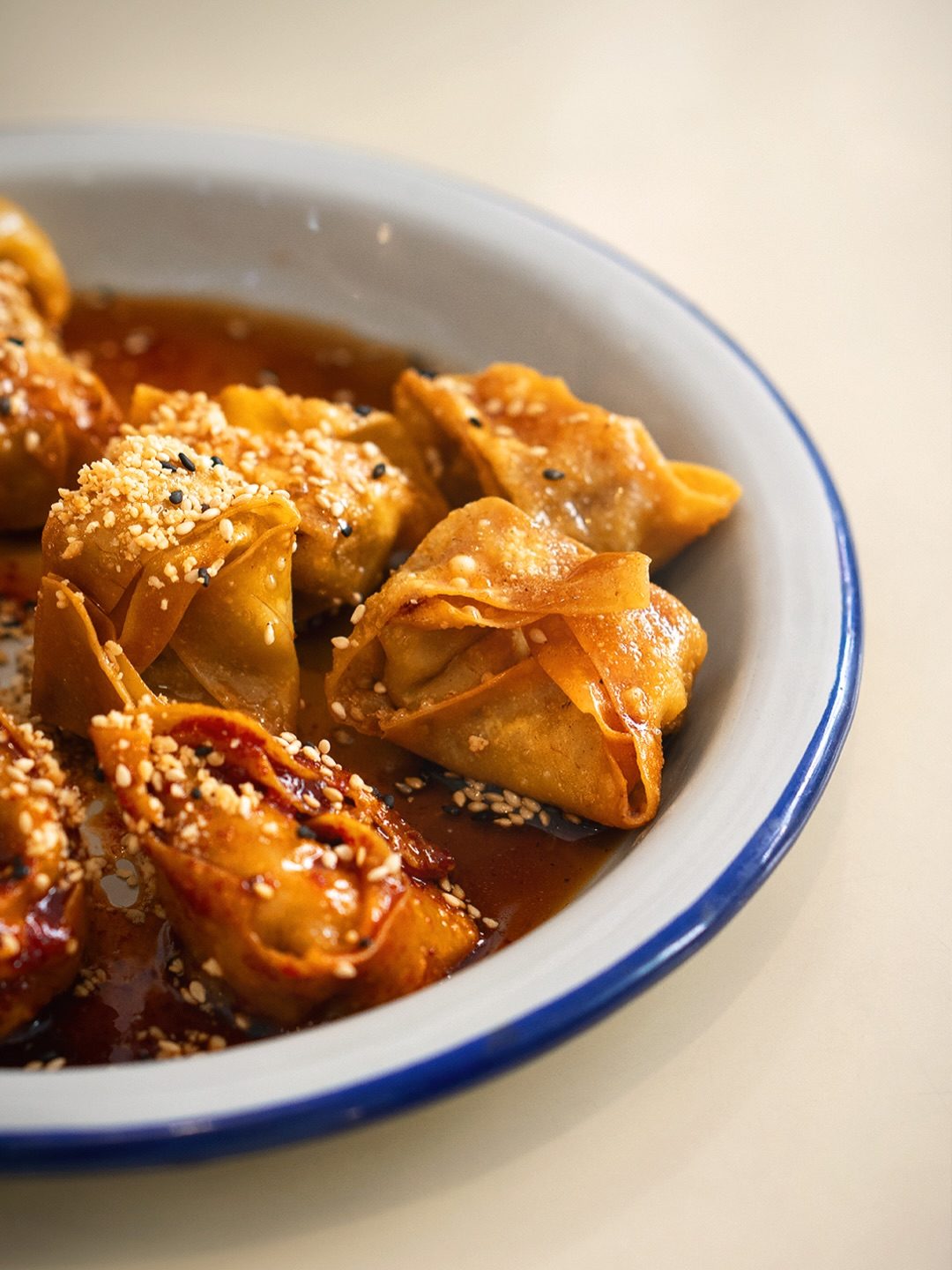 Quizás sea uno de los sitios mas famosos para tomar 🥟 dumplings y wonton caseros y es que @casapeiplus se ha convertido