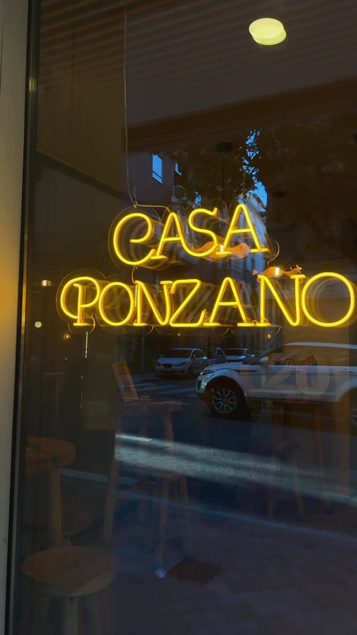 Tardes que empiezan tranquilas y terminan con el mejor ambiente.
Música, gente, buen rollo y ese ambiente de Casa Ponzan