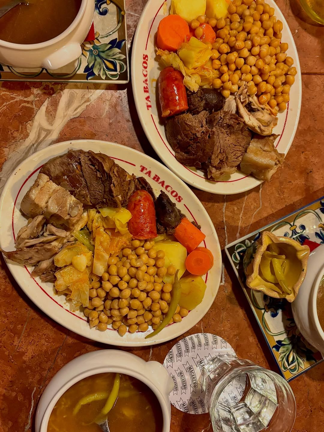 Menú mediodía de Cocido madrileño, hasta que marche el frío.