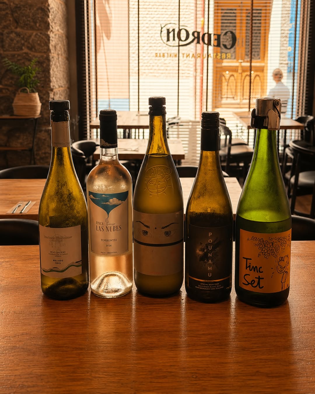 Blancos frescos, vinos de autor y el plan perfecto para el verano está en Cedrón. 🍷☀️
¡Todos disponibles por copa!
📍Ca
