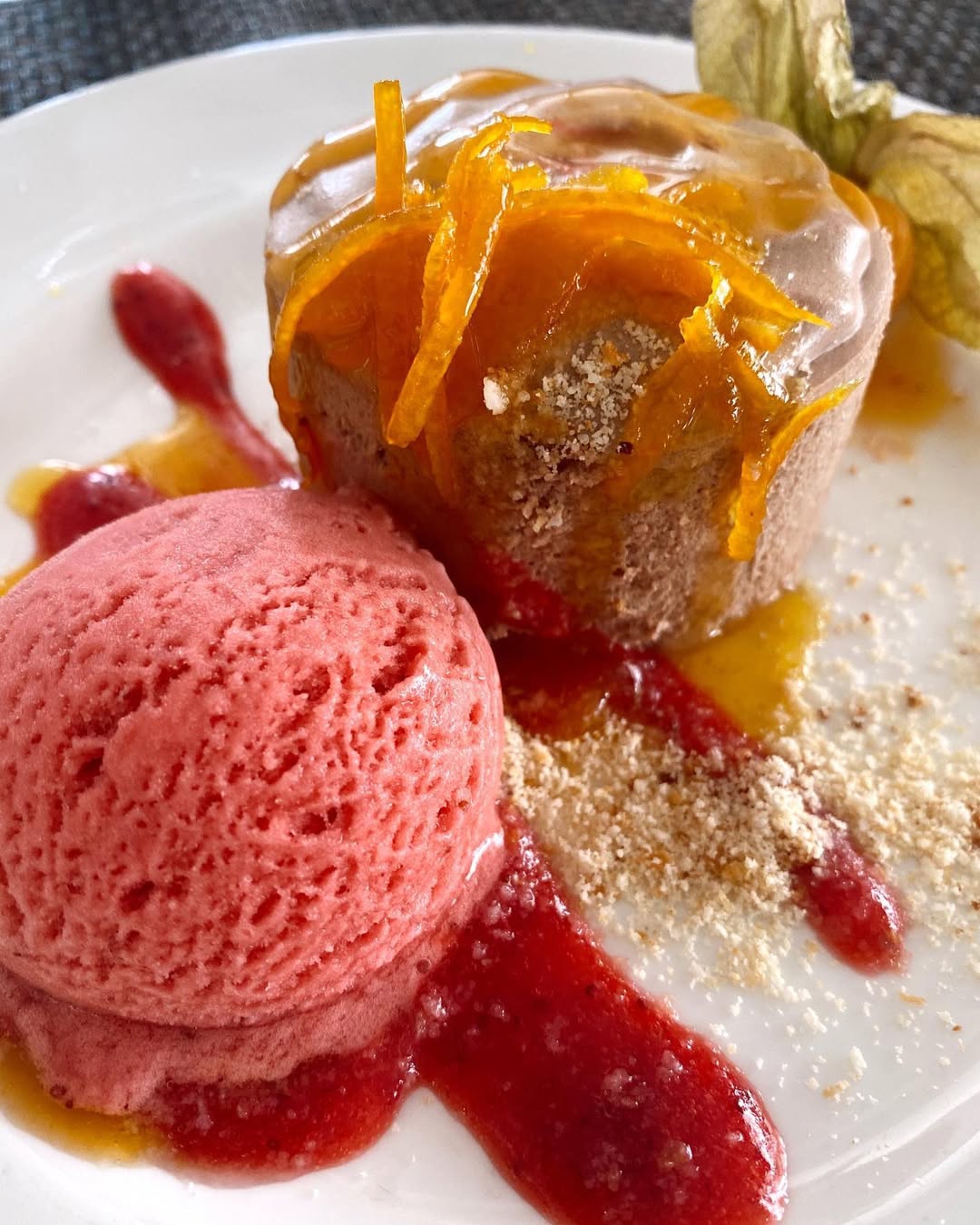 Poca gent es pot resistir a la nostra mousse de xocolata amb confitura de taronja…🍫🍊Recupera’t del cap de setmana i come