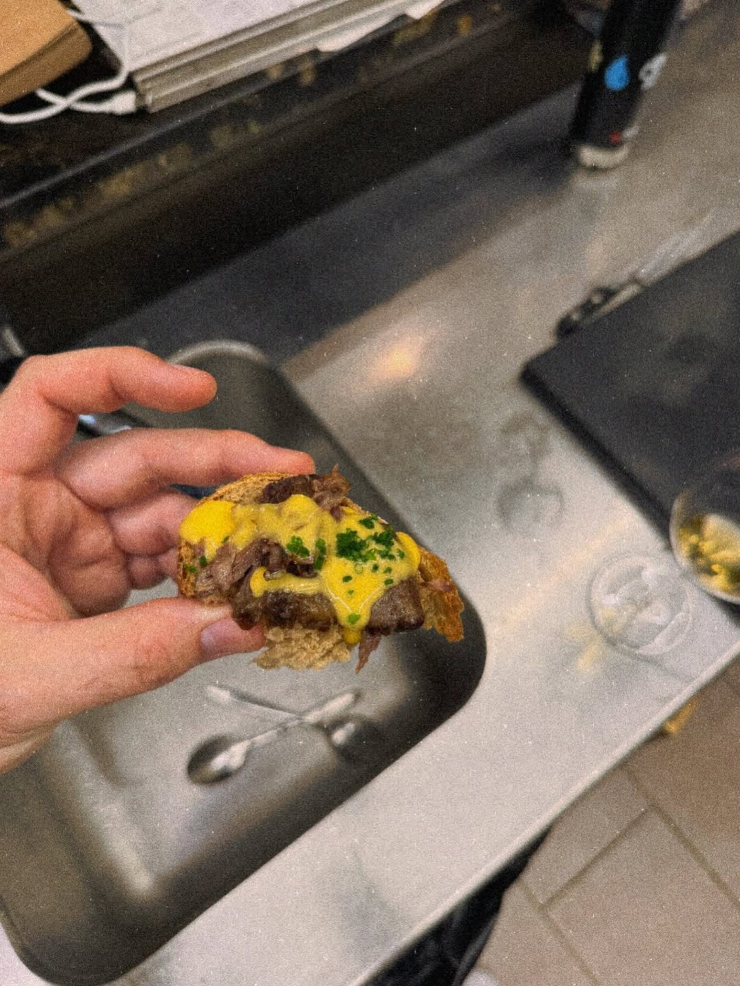 Somos más de comer de pie en la cocina después de una sesión de fotos que de ir a hacernos fotos a eventos. A los evento