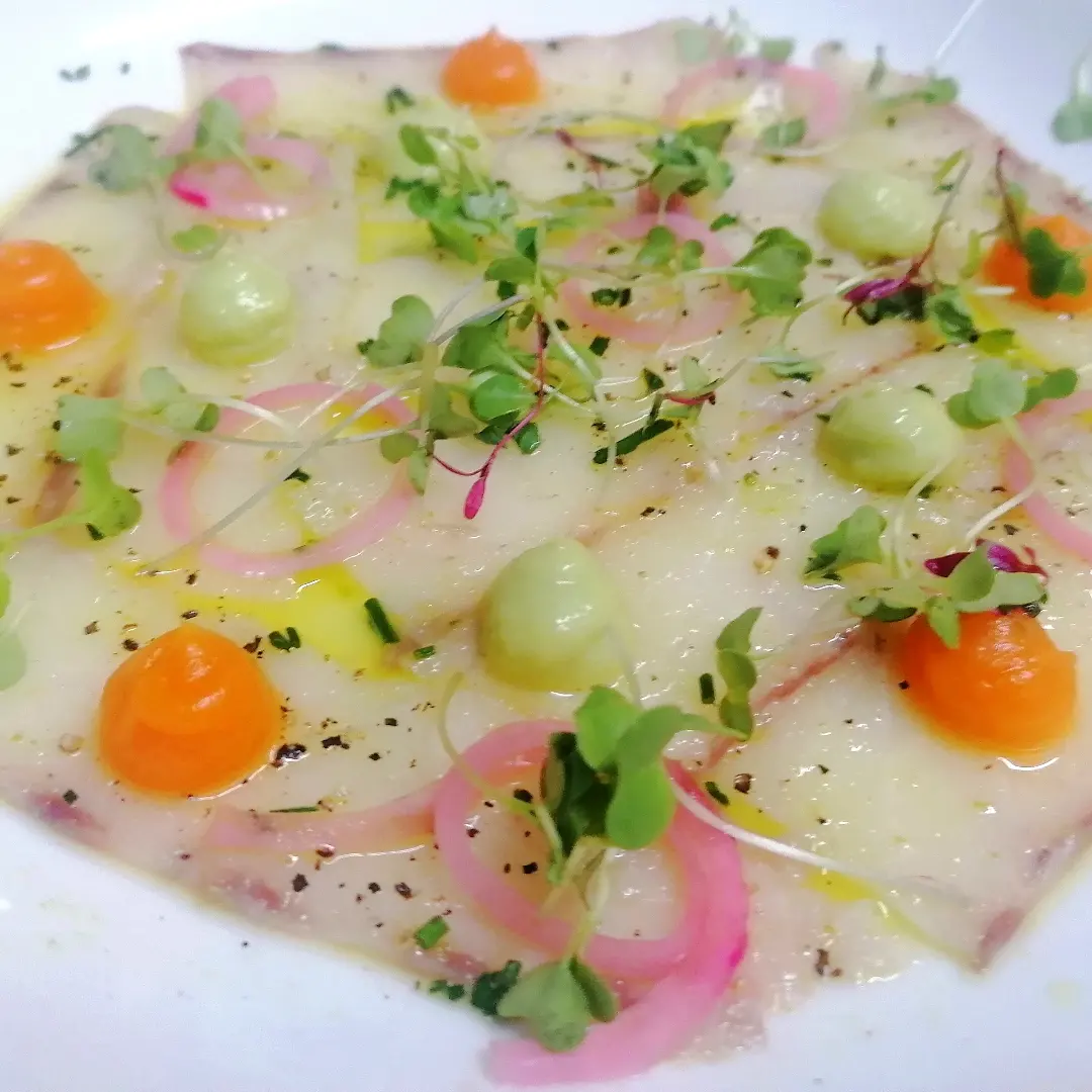 Ya estamos de vuelta!! Y traemos este aguachile de Corvina adictivo!!! #restaurants, #hosteleria, #cenarenmadrid #aguach